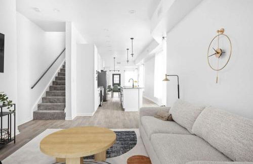 Full Duplex Retreat-Two Homes Near Eastside- Family Friendly - Foto 3