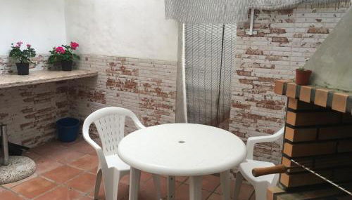 Apto con patio y barbacoa BBQ Los picadores - Foto 3