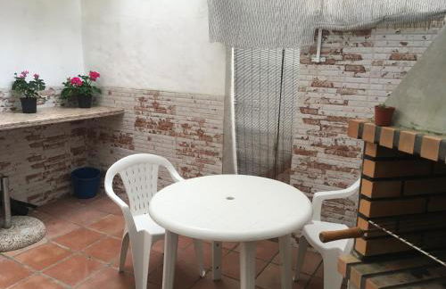 Apto con patio y barbacoa BBQ Los picadores - Foto 3