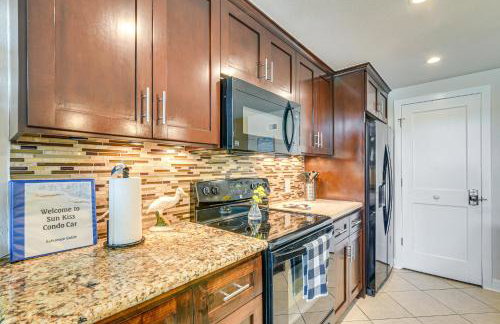 Walk to Beach Pool-View Condo in Galveston! - Foto 8