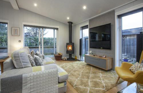 Nyland Lodge - Hot Tub - Fireplace - Free Parking & WiFi - Foto 21