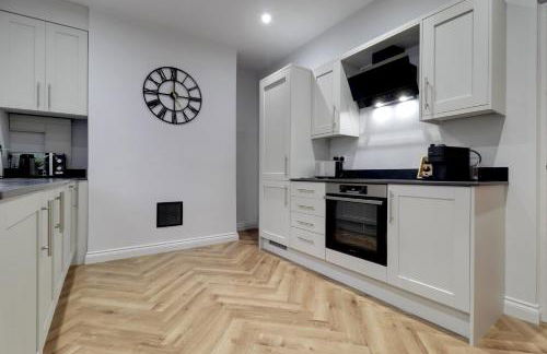 Luxury 2 Bed House in Lindley Huddersfield 2 mins from HRI 5 mins from Town Centre and M62 - Foto 8