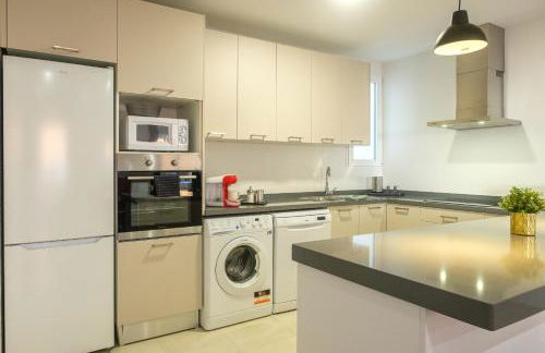 Clean & Very Comfortable Apartment - Photo 11