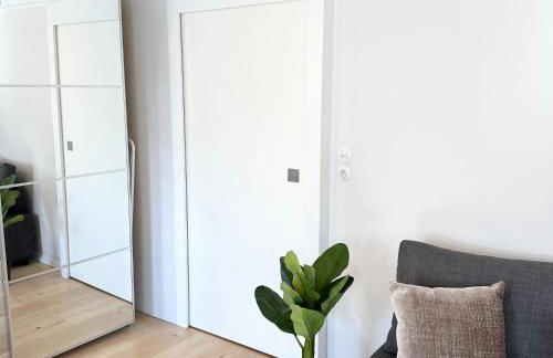 BELLA - Business&Family, Messe Flughafen in 5 min, SmartTV, Netflix, Waschmaschine, 24h Checkin, 35qm - Foto 18