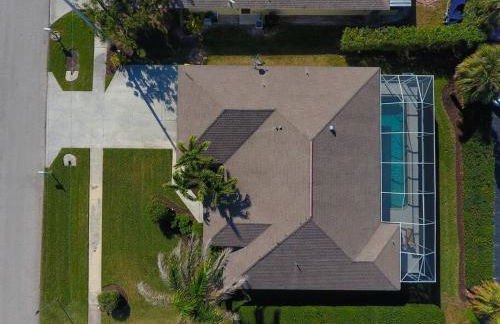 5* 3 BR 3 BA Home 4 min walk to beach & JW Marriott w/heated pool - Foto 35