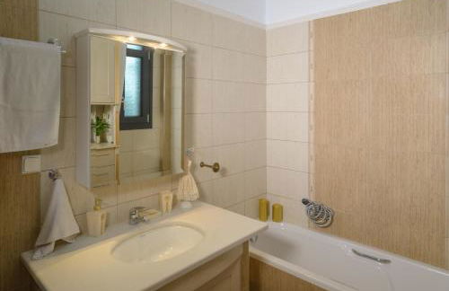 Luxury Dafnis House - Photo 24