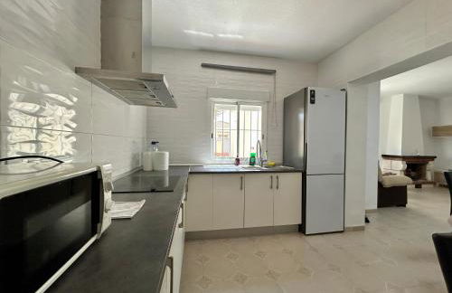 Villa with Pool, Chill-Out & BBQ - Foto 54