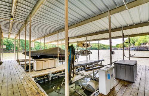 Lake & Pool Access: Lazy Days Condo w/ Balcony! - Foto 22