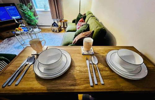 Elegant Hayfield Escape - Heart of Peak District - Photo 4