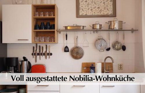 Helle Altbau FeWo mit Kingsize Bett, Smart-TV, Nobilia Küche - Nur ein kurzer Spaziergang in die Altstadt und zum Domplatz - Kostenlose Parkplätze in den umliegenden Straßen - Ausgewählte Tipps für Erfurt inklusive - Foto 15