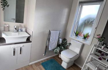 Family home in Billing aquodrome northampton sleeps up to 6 - Photo 11