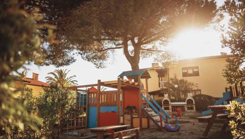 Residence il Mandorlo - Foto 3, Garden, Garden view, young children, Game Room