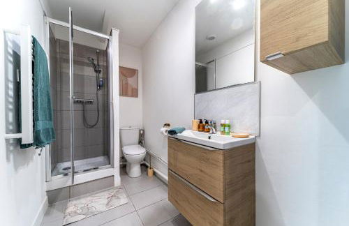 LE COSY - Free Parking - Proche Gares Lille - Netflix - Wifi - Foto 3