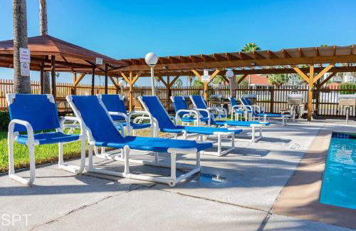 Luxe 1 Bedroom House with Pool - Gulfview II unit 410 - Photo 112