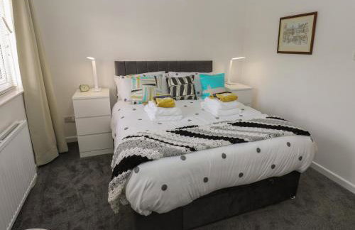 Lynton House - Photo 12