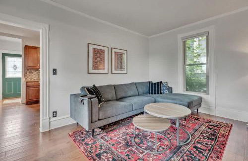 City Oasis Awaits Cozy DT Home With Hot Tub Vikings - Foto 11