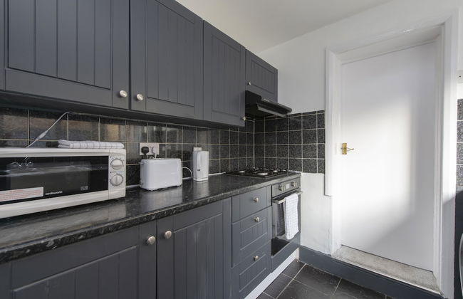 Fortified Three Bedroom Home - Foto 25