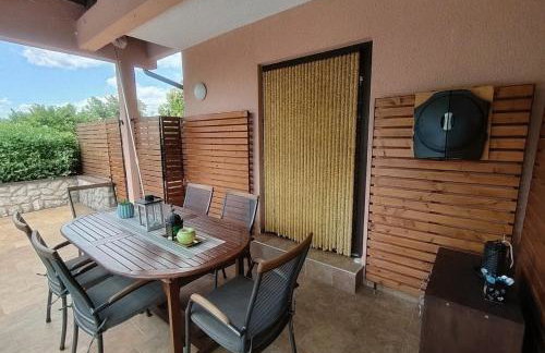 Sunset holiday home with pool and large, mature garden - Photo 68