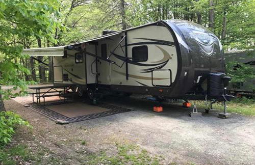 Full Hook Up Back-in 30 Amp Up to 26 - Foto 1