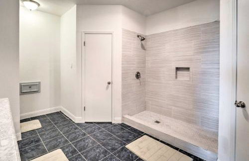 Gingerland Ranch in Del Valle Game Room and Porch - Foto 16