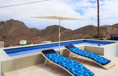 Charming Holiday Home in Arona with Private Heated Pool - Foto 8