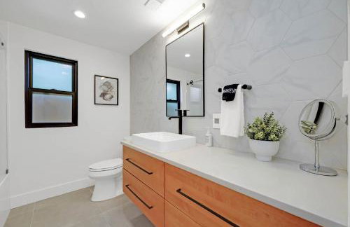 Family-Friendly Luxe Home with Sauna - mins to UO - Foto 23