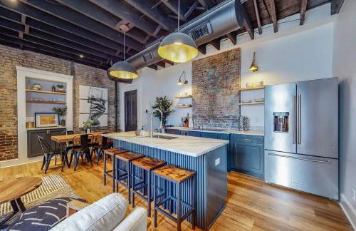 Luxury 8 Bed/4 Ba NuLu Home Private yard/parking - Foto 13