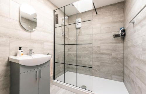 Central 3 Bed Apartment Southampton Perfect for Short & Long Stay Close to Shops - Foto 12