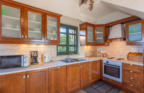 SOFIA, Luxury Stone Villa in Stoupa with Private Pool, BBQ and Amazing Sea View - Foto 11