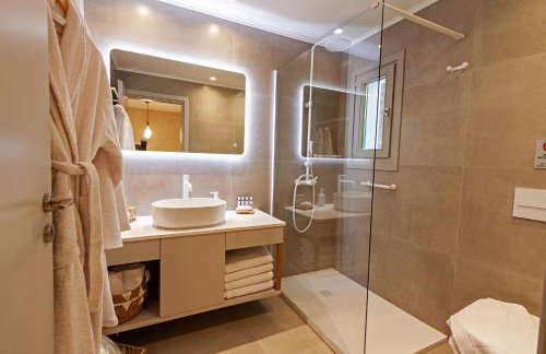 Pefki Luxury Suites - Photo 44