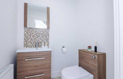 Hasting's House by YourStays - 3 Bedroom House in Stoke-on-Trent - Foto 59