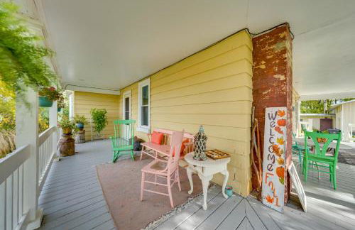 Quaint and Family-Friendly Watertown Farmhouse! - Foto 25
