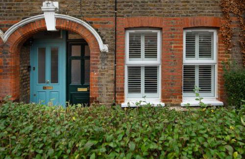 Victorian 2 Bedroom Flat, King Beds, Free WiFi, Near Shops & Transport, E17 - Foto 28