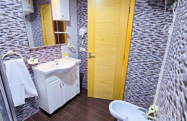 Luxor Home - Spacious & proximity to CFC - Photo 17