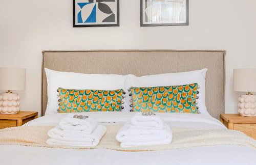 Immense Bright 5BR House near Kensington Olympia - Photo 34