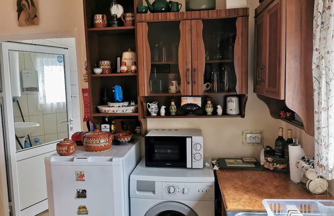 Cozy 1 Bed Cottage in Ognen, Near Karnobat, Burgas - Photo 5