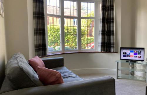 Large 4 bed detached house with parking - Foto 36