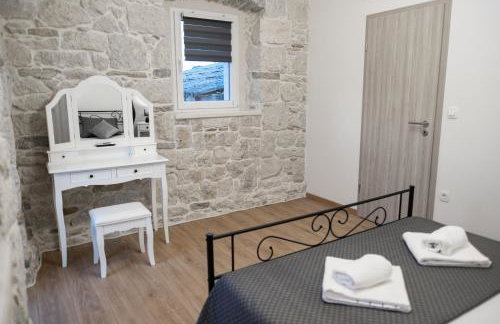 Holiday Home Vrkic with Hot Tub - Photo 48