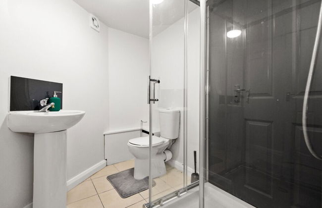 High Wycombe Apartments - Photo 14