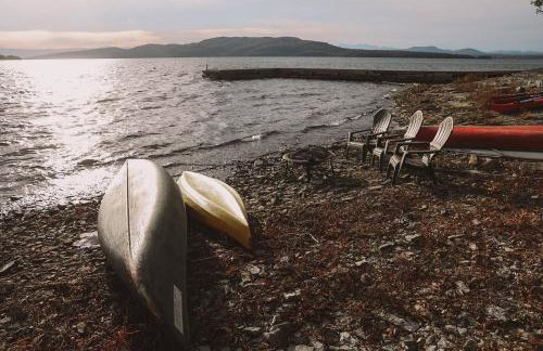 Beautiful Lake Champlain Lake Home with Private Beach - Foto 21