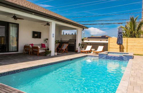 Luxurious Waterfront Home with Heated Pool and Jacuzzi - Foto 50