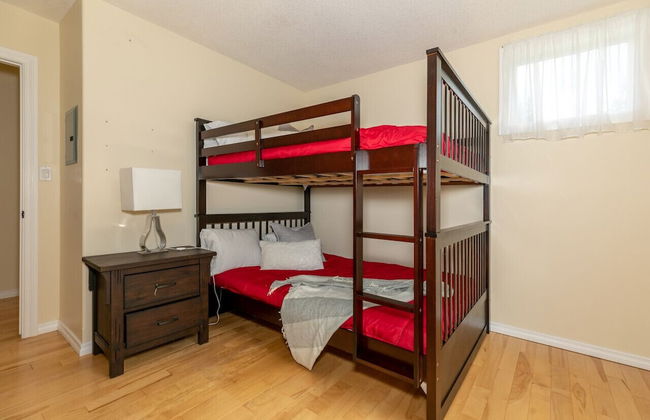 LUXURIOUS 5-Br Acreage | Year-Round Heated Pool & HotTub | Mtn View | Pool Table - Foto 7