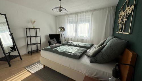 Central Comfort Home with Garden - Foto 4