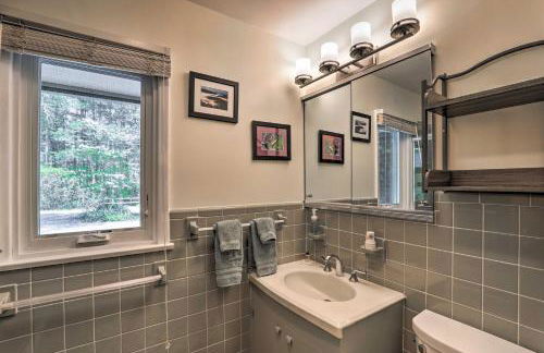 Stunning Fletcher Home Hot Tub and Fire Pit! - Foto 16