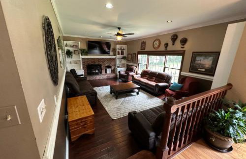 Large Home with Pool & 7 bedrooms; sleeps 21 - Foto 3