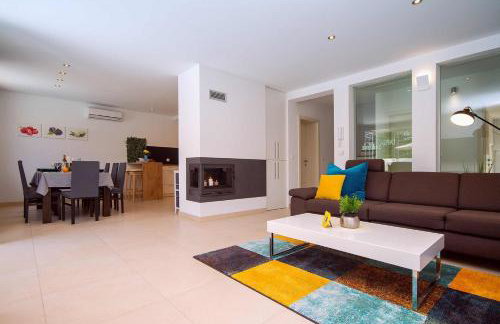 VILLA STOZAK, private heated pool, cinema room and sauna, 7 km from beach - Photo 10