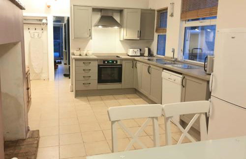 Beach House, Llanddulas near Colwyn Bay - Photo 9