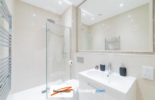Two Bedroom Apartment At Buonomo Stays Short Lets & Serviced Accommodation close to Wimbledon Tennis Courts - Foto 34