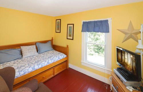 Blue Moon - Pet friendly and great location! - Photo 22