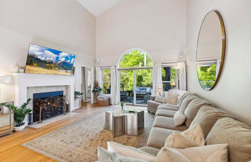 Hoosier Estate - Steps to IU - Photo 40